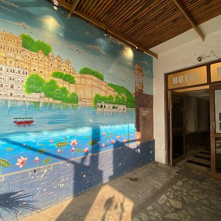 Hotel Damanis Udaipur Bagian luar foto