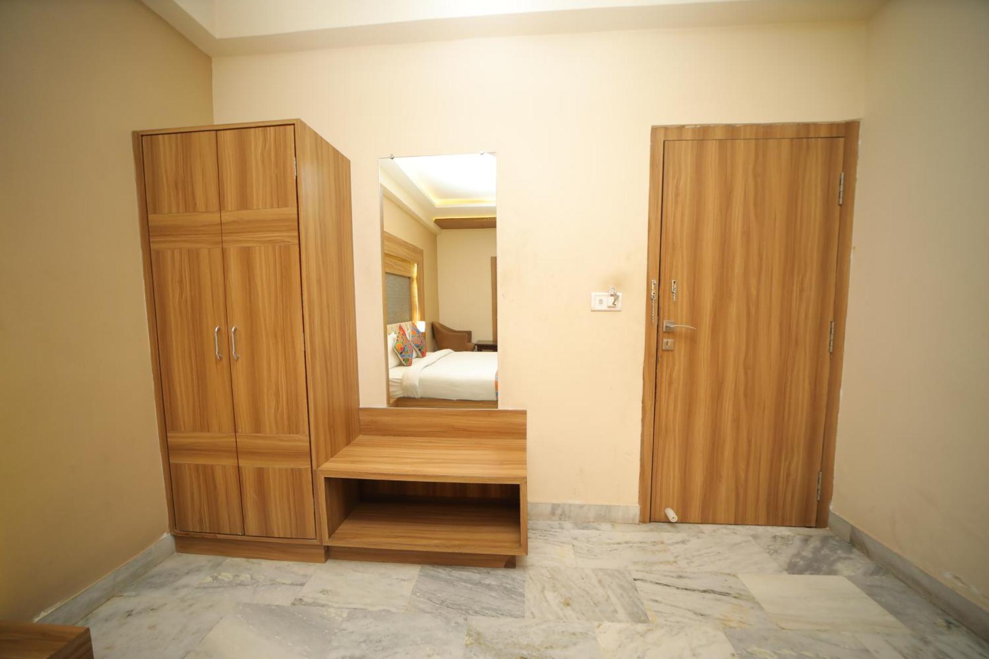 Hotel Damanis Udaipur Bagian luar foto