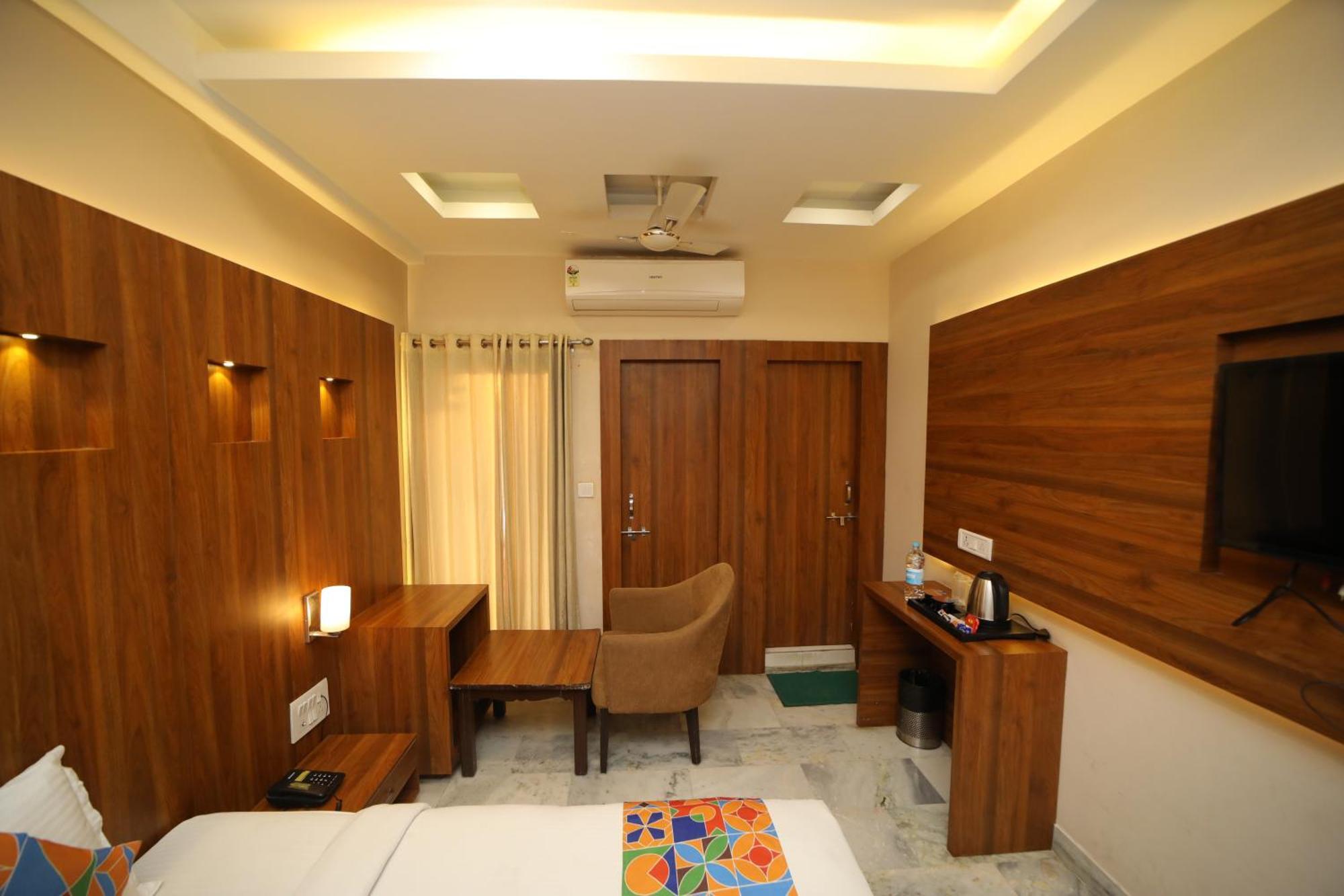 Hotel Damanis Udaipur Bagian luar foto