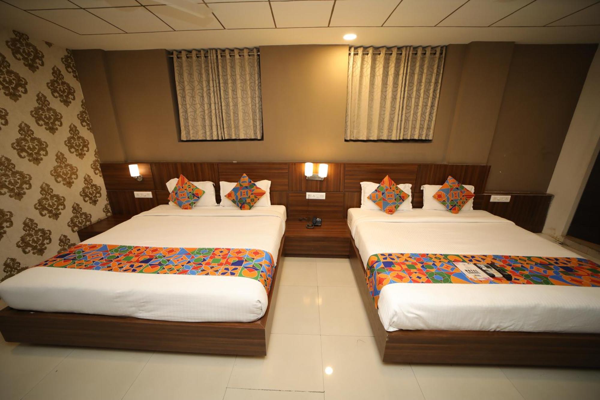 Hotel Damanis Udaipur Bagian luar foto