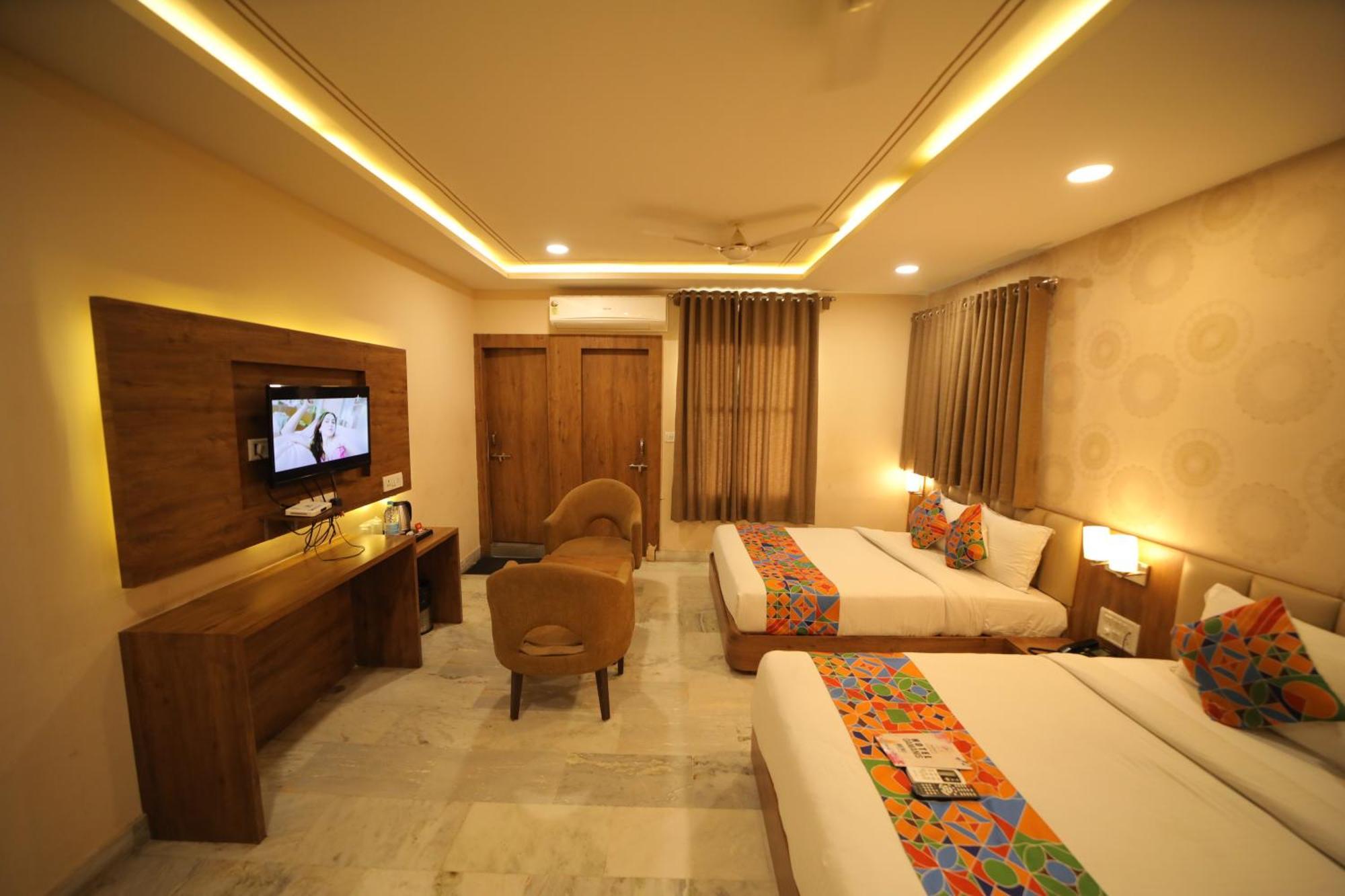 Hotel Damanis Udaipur Bagian luar foto