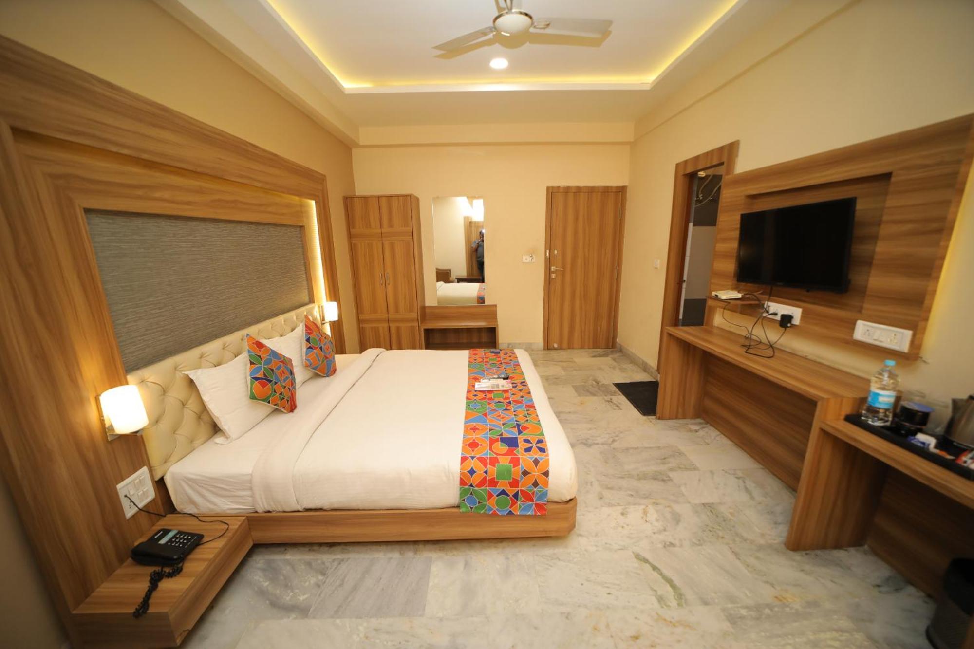 Hotel Damanis Udaipur Bagian luar foto