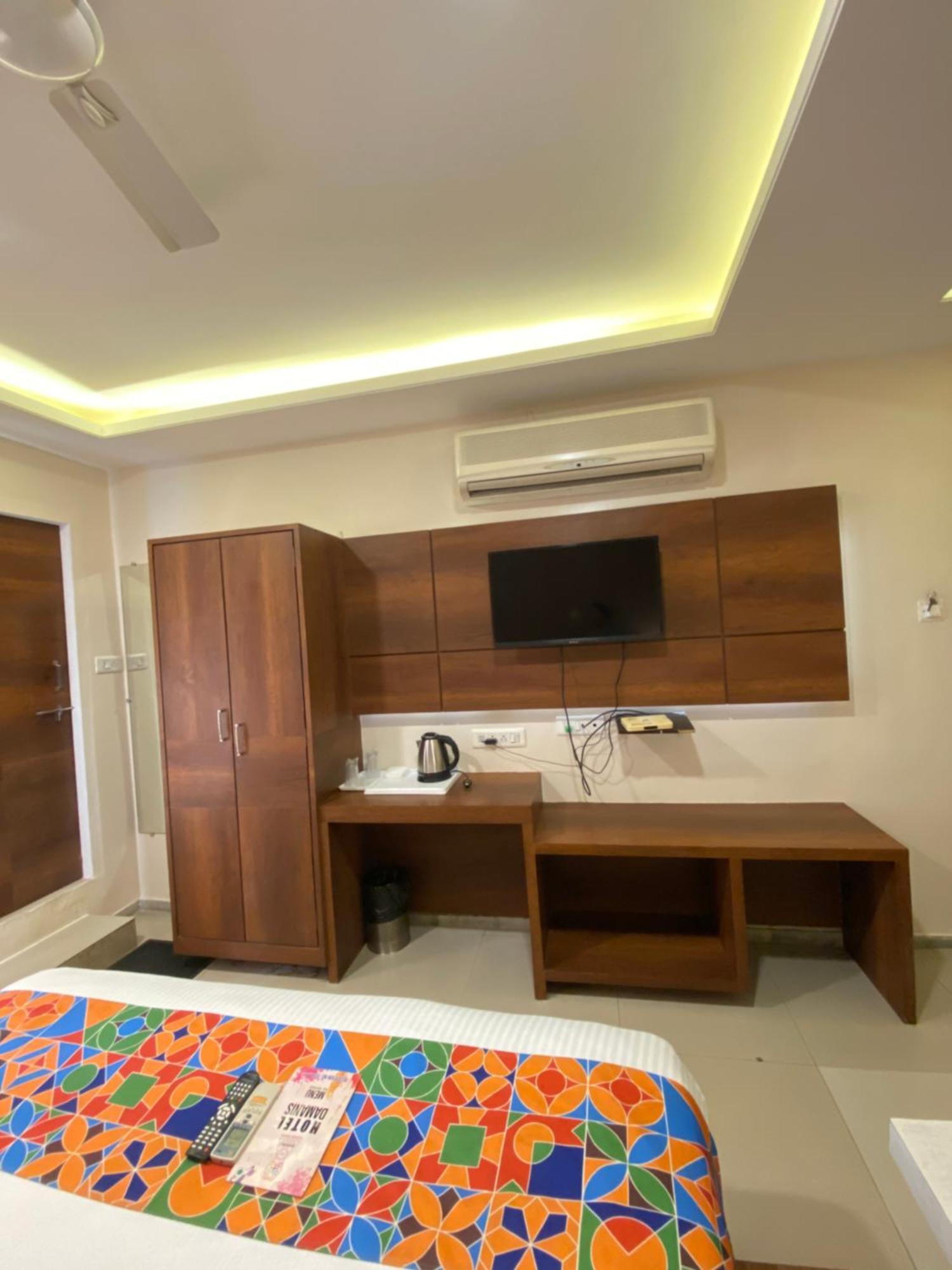 Hotel Damanis Udaipur Bagian luar foto