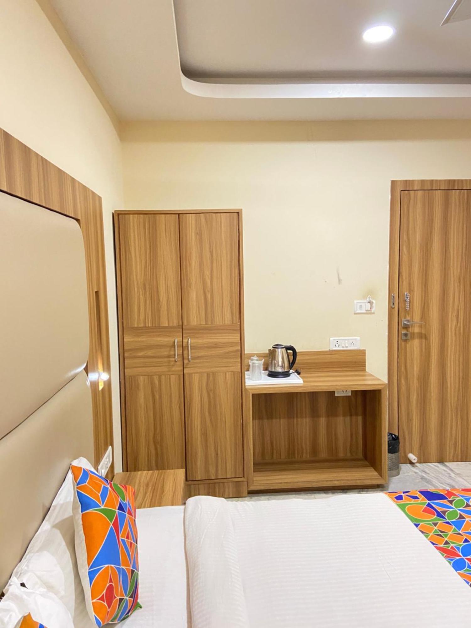 Hotel Damanis Udaipur Bagian luar foto