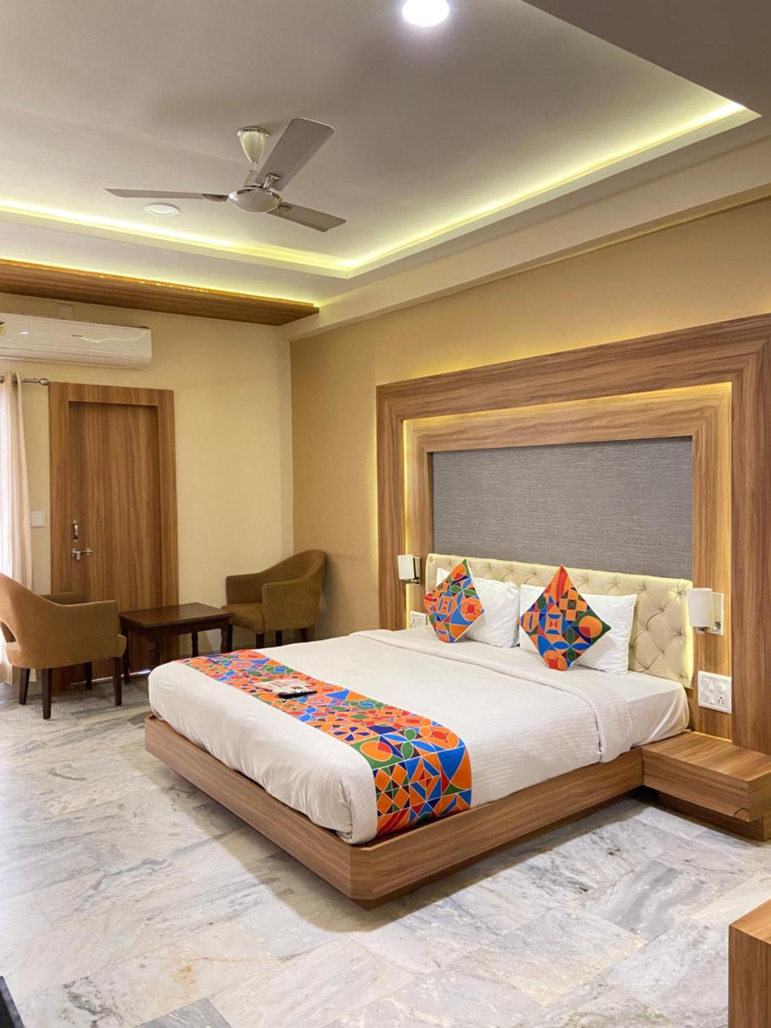 Hotel Damanis Udaipur Bagian luar foto