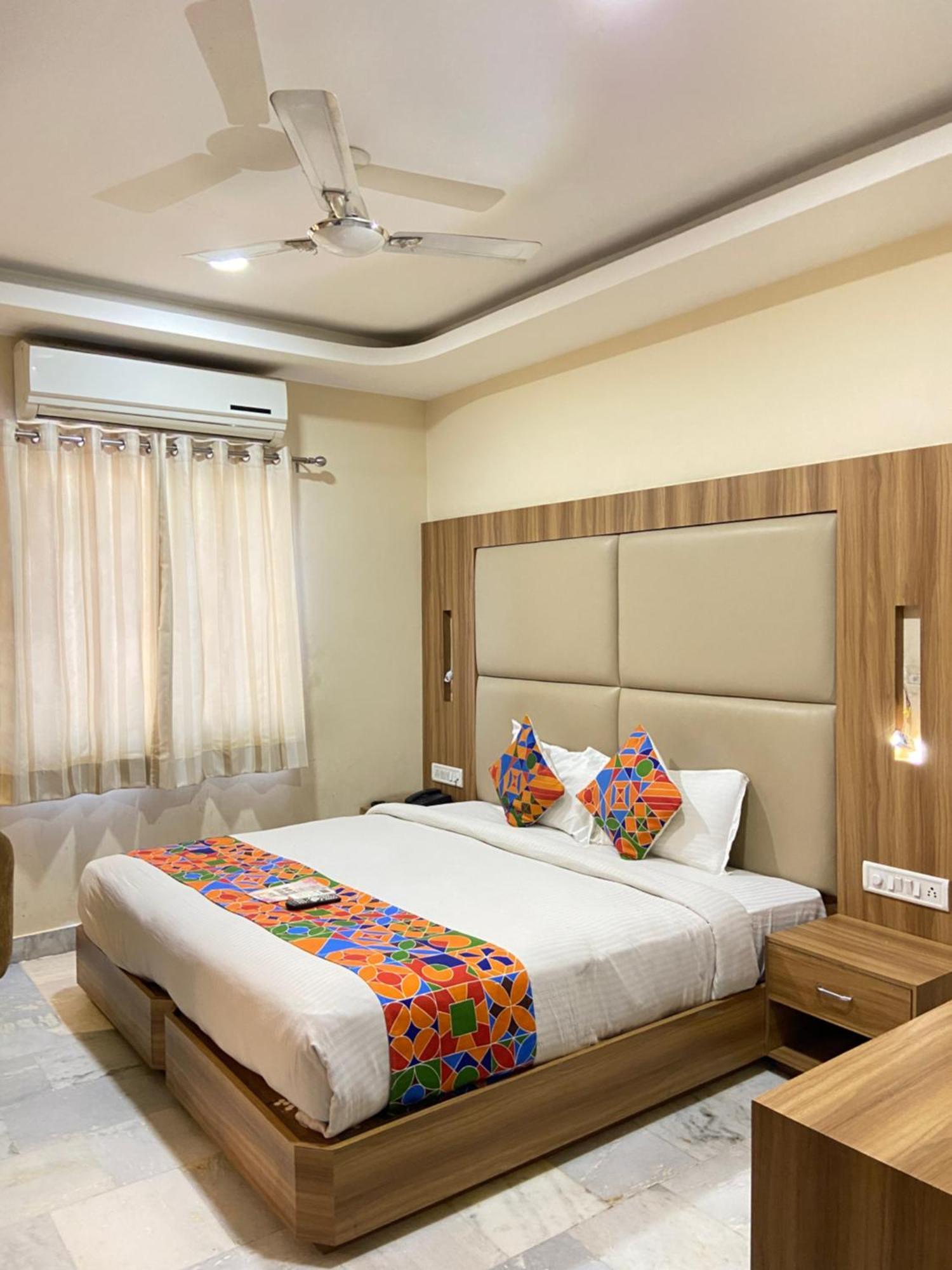 Hotel Damanis Udaipur Bagian luar foto