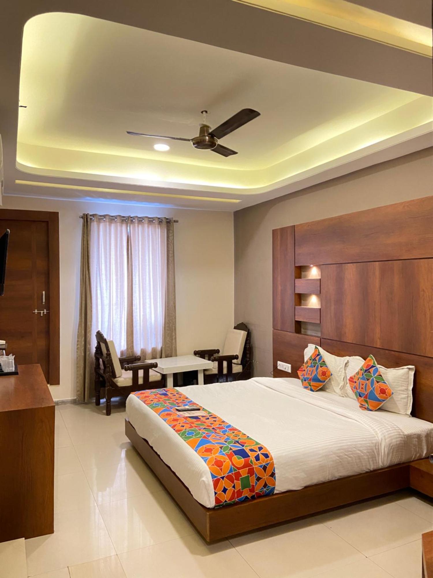 Hotel Damanis Udaipur Bagian luar foto