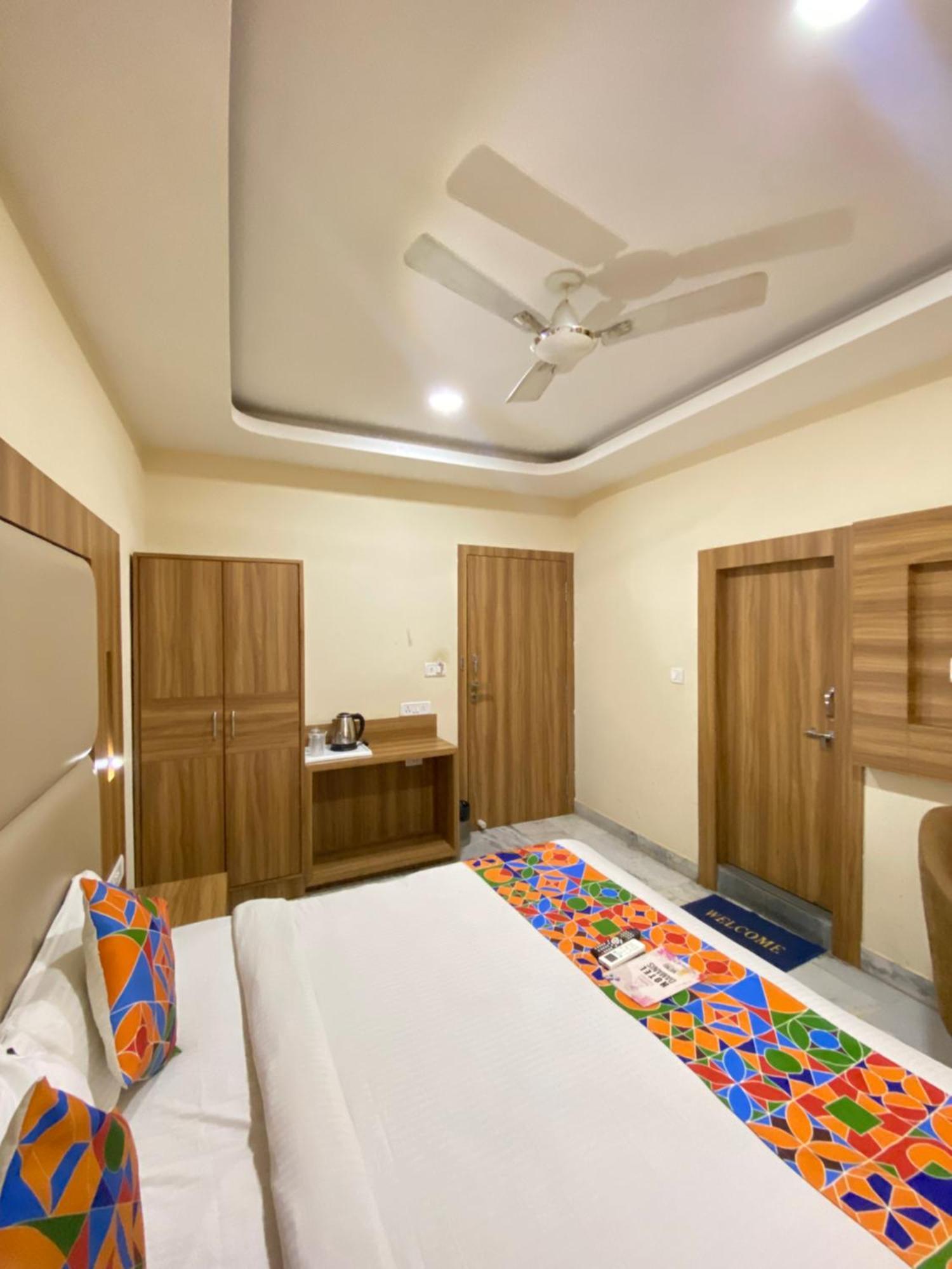 Hotel Damanis Udaipur Bagian luar foto