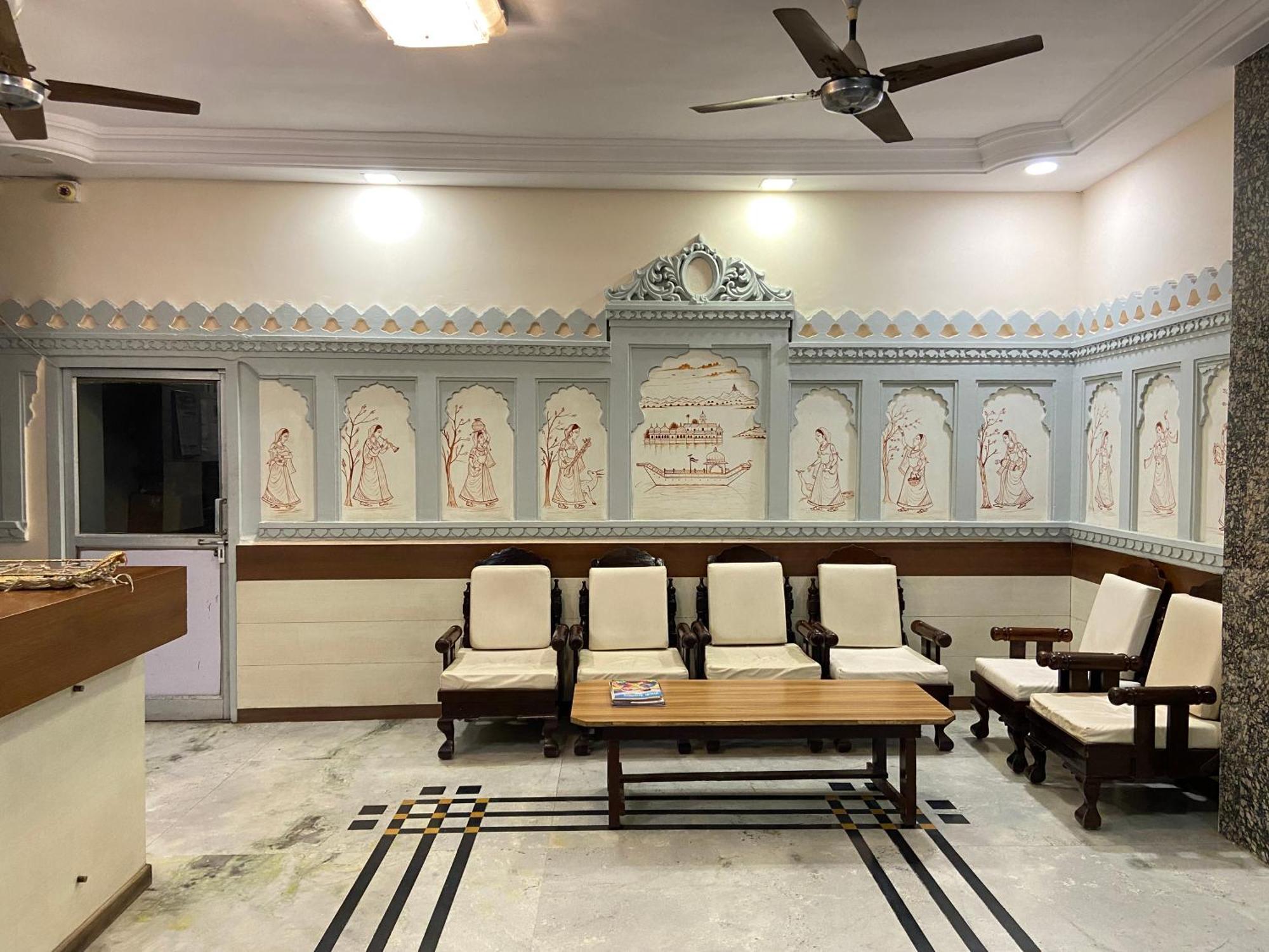 Hotel Damanis Udaipur Bagian luar foto