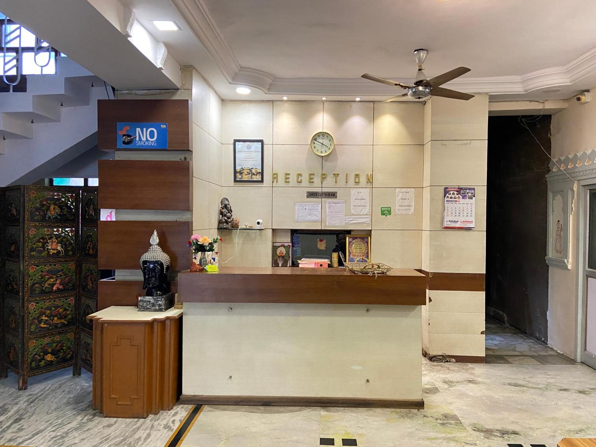 Hotel Damanis Udaipur Bagian luar foto