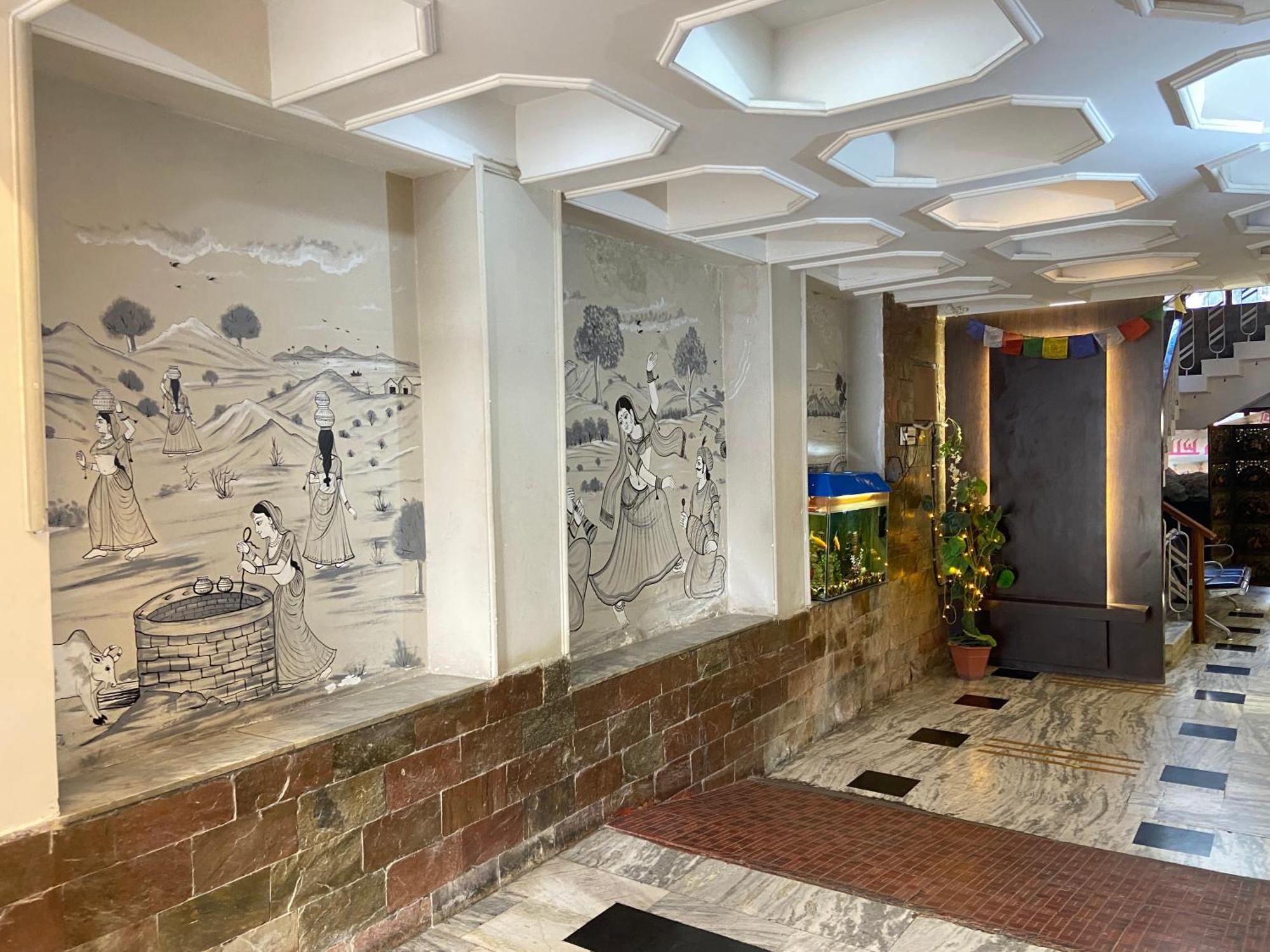 Hotel Damanis Udaipur Bagian luar foto