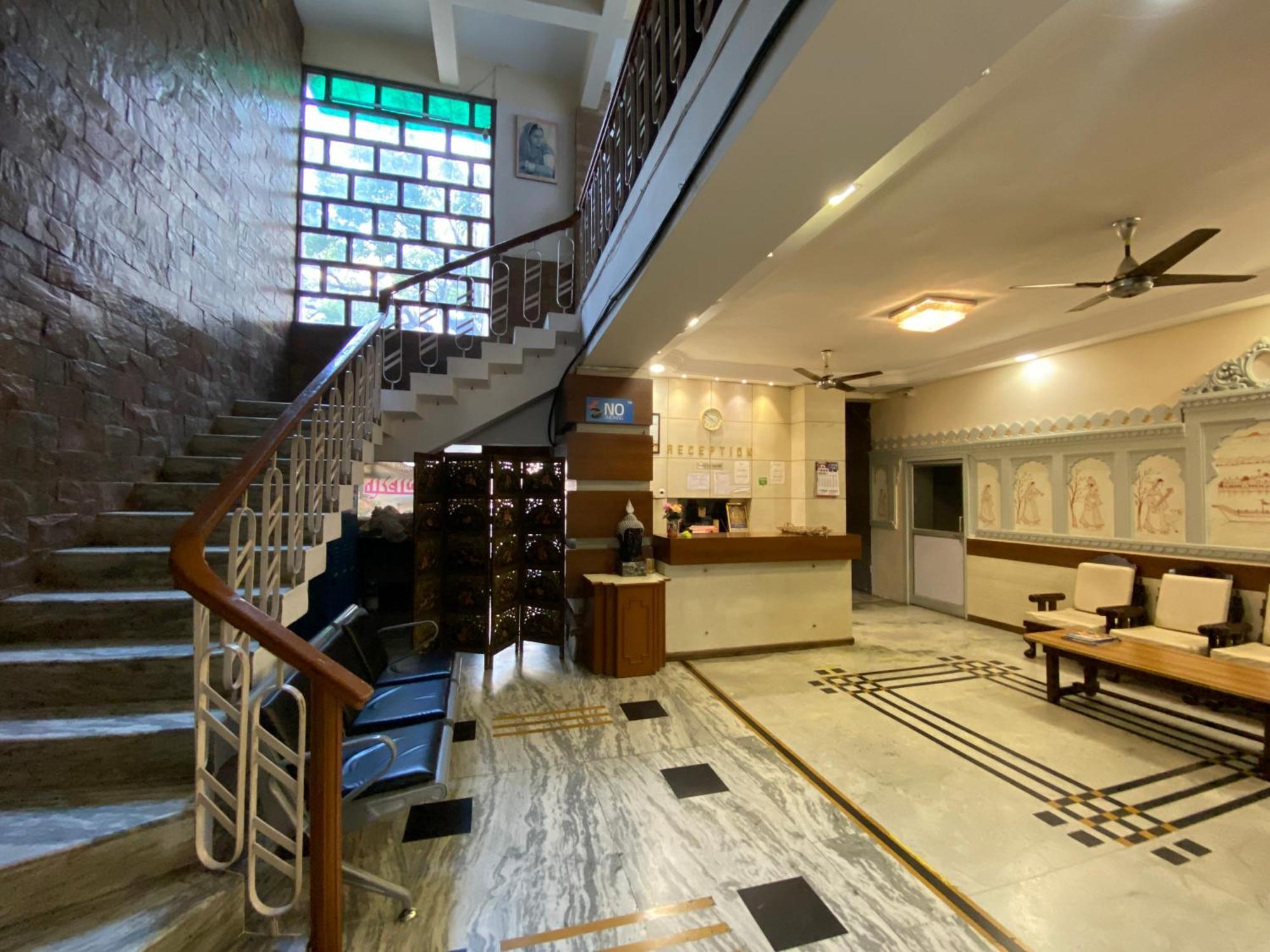 Hotel Damanis Udaipur Bagian luar foto