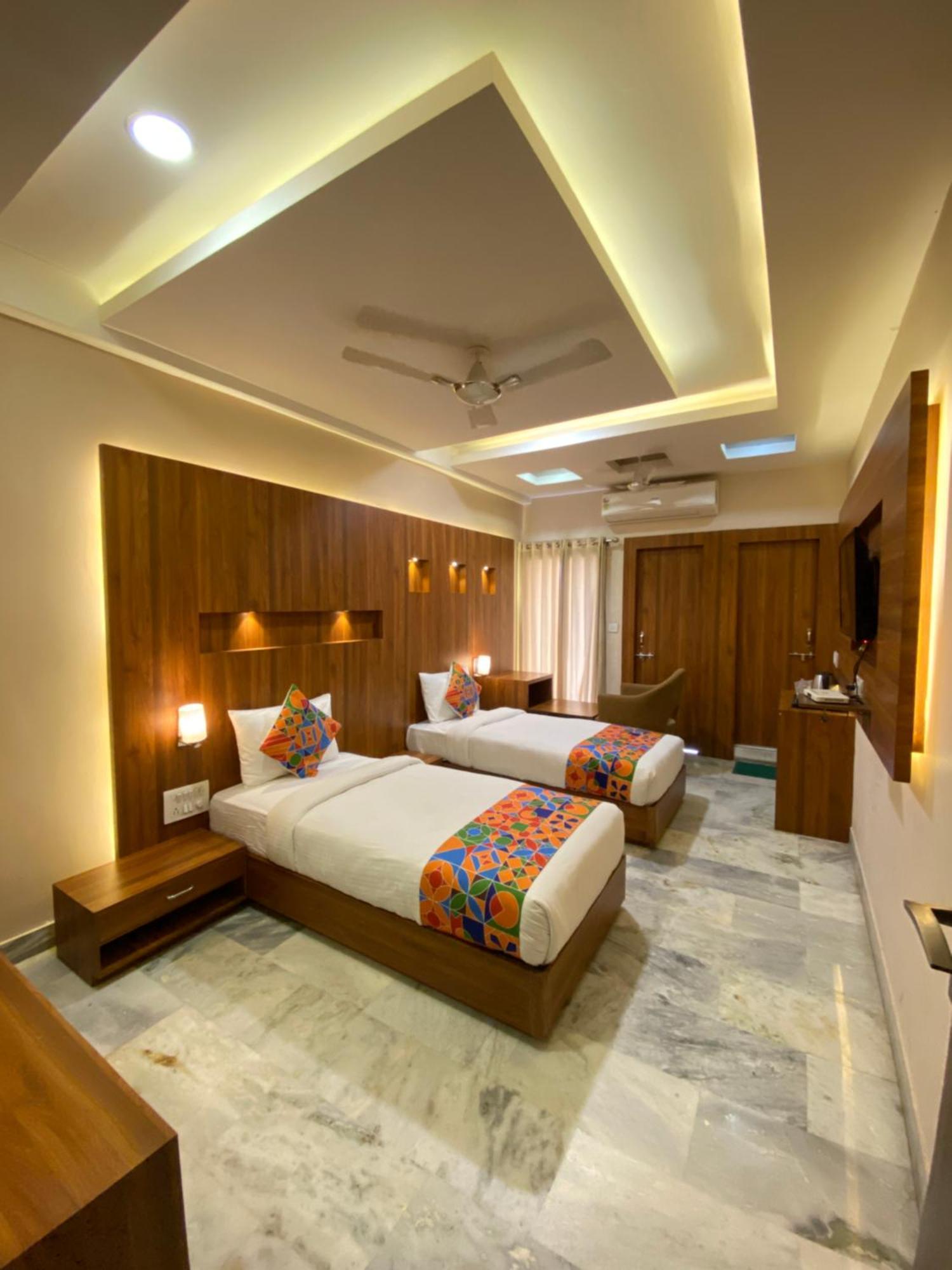 Hotel Damanis Udaipur Bagian luar foto