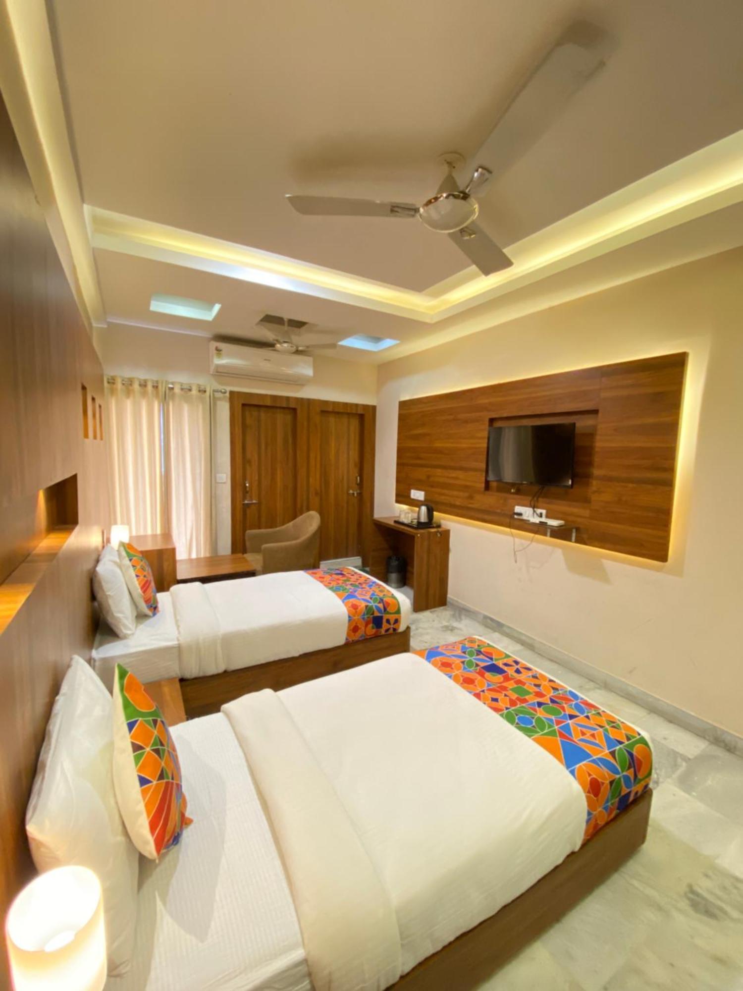 Hotel Damanis Udaipur Bagian luar foto