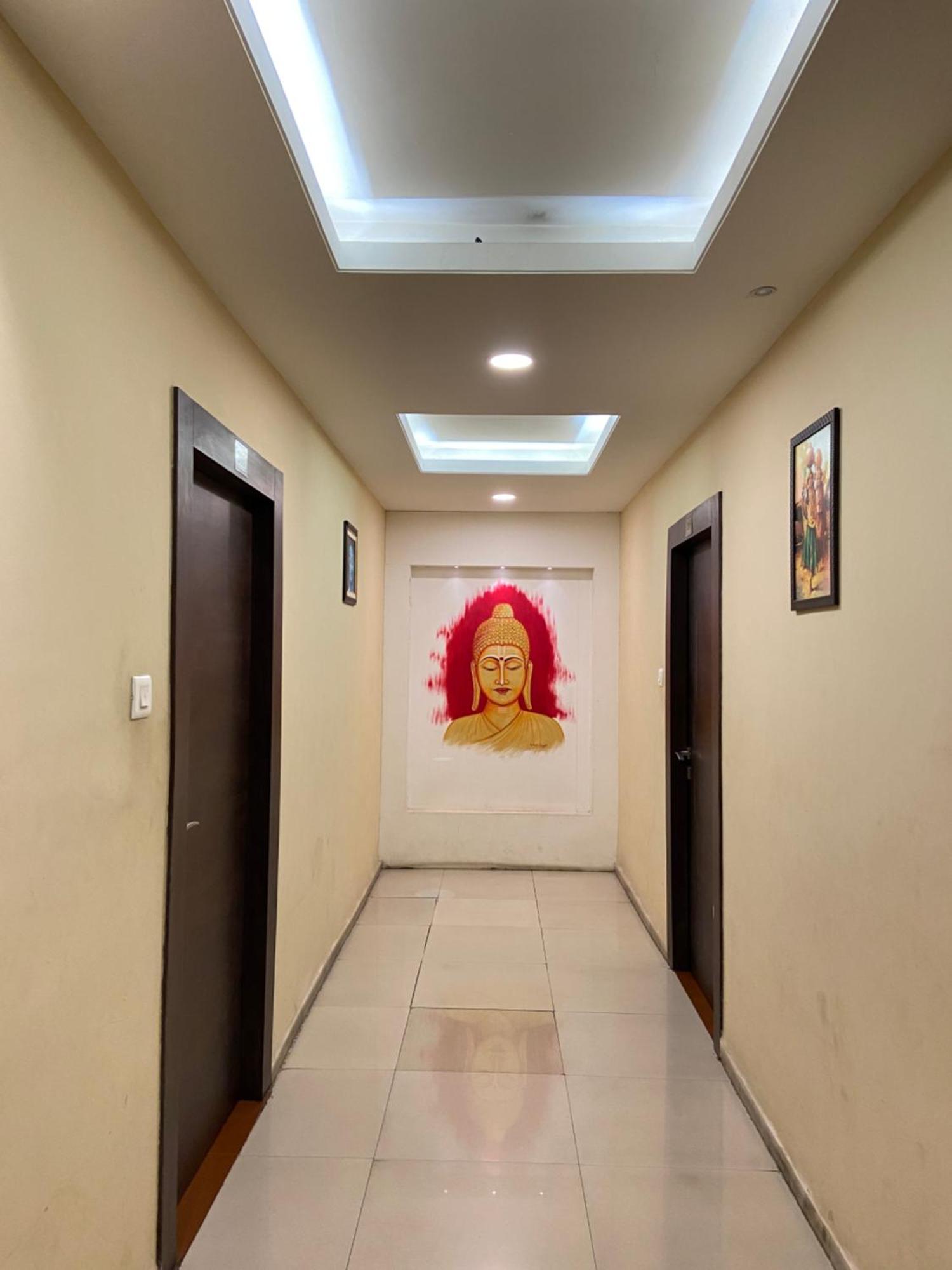 Hotel Damanis Udaipur Bagian luar foto